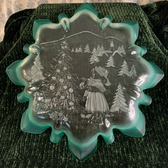 VTG Mikasa Spruce Green Ruffled Edge Frosted Glass Christmas Story 13" Platter - Picture 11 of 13